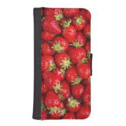 Shiny Red Strawberries iPhone SE/5/5s Wallet