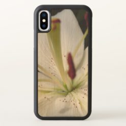 Soft White Lily Up Close iPhone X Case